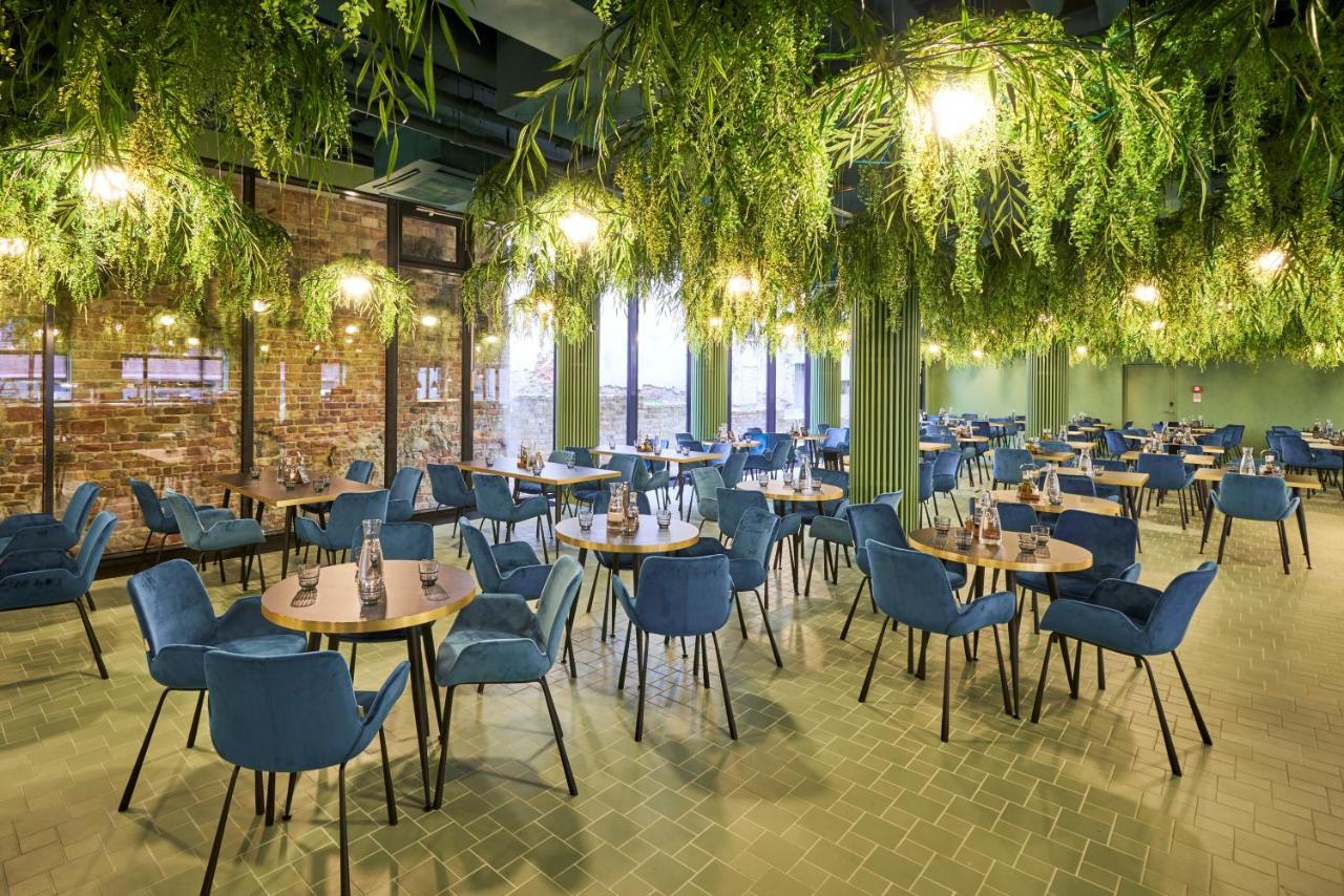 Wellton Riverside Spa Hotel Riga Bagian luar foto Restaurant "The Green"
