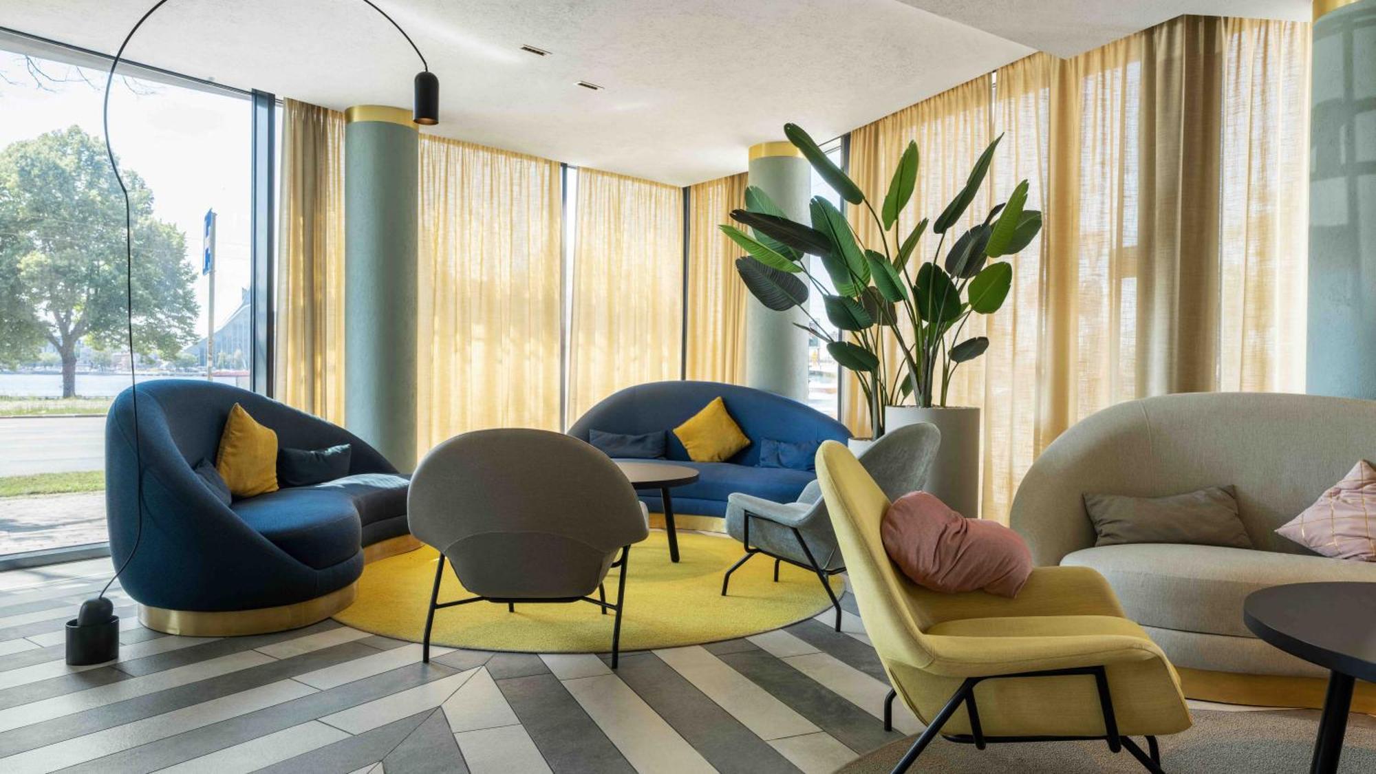 Wellton Riverside Spa Hotel Riga Bagian luar foto