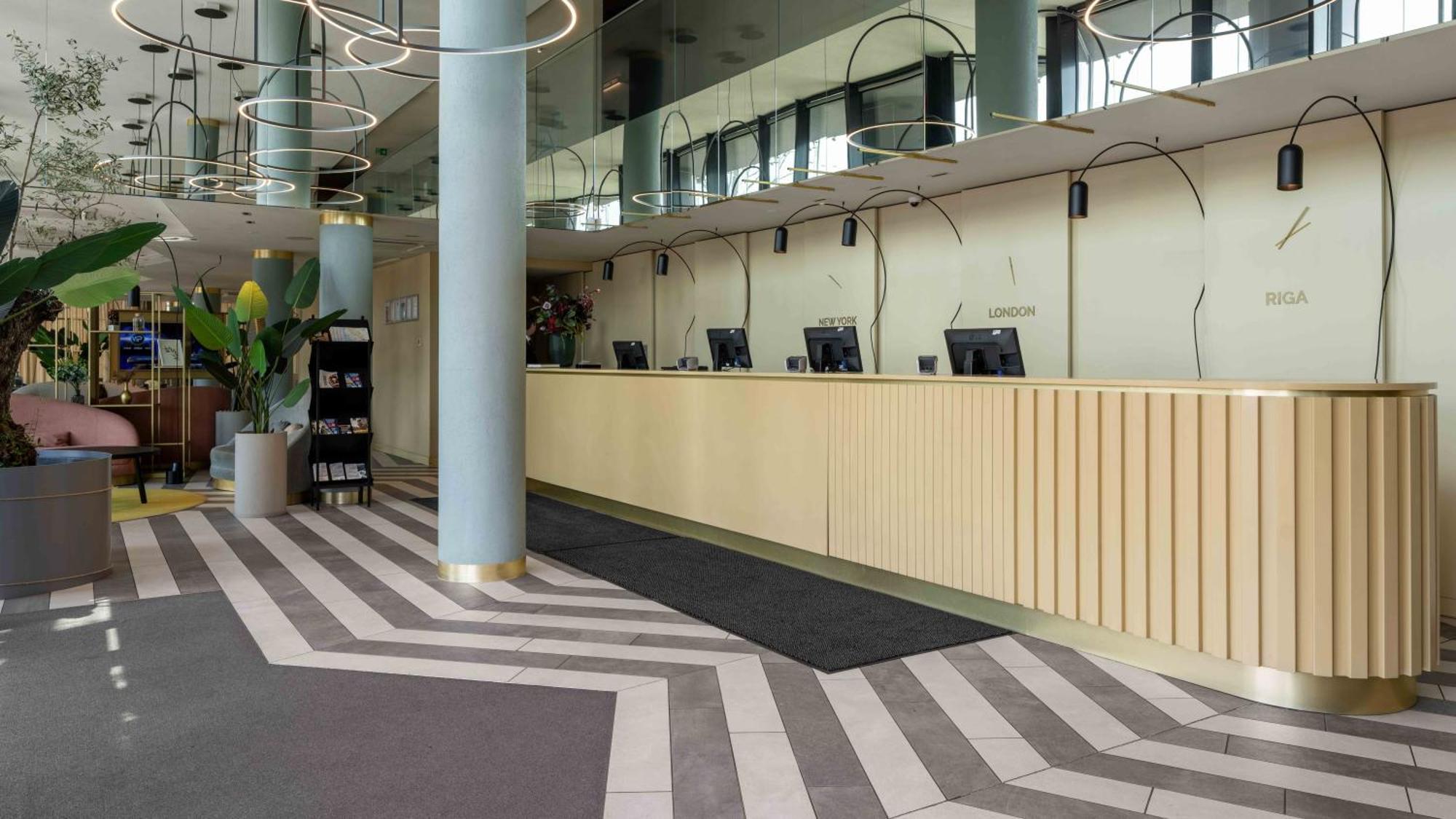 Wellton Riverside Spa Hotel Riga Bagian luar foto