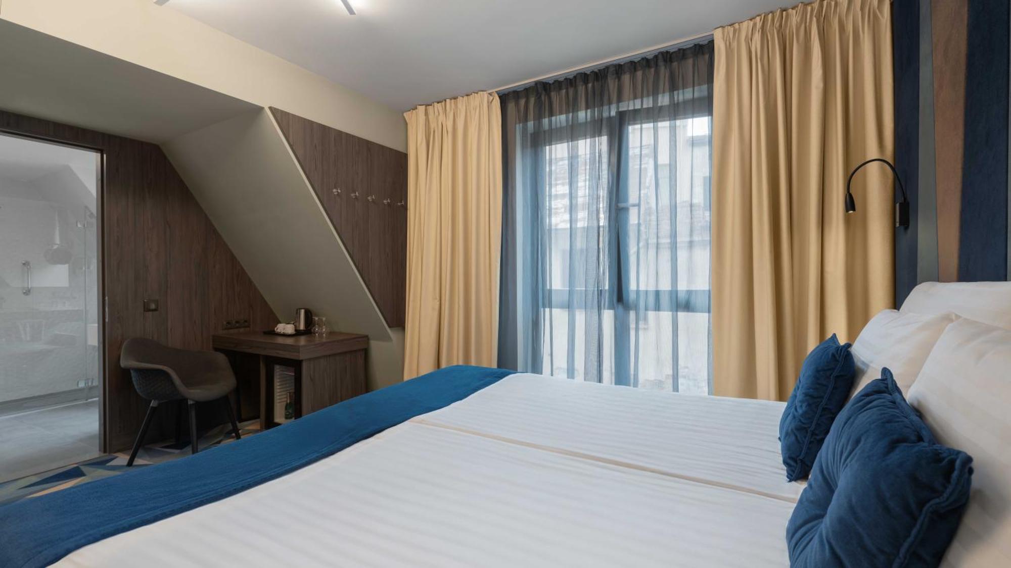 Wellton Riverside Spa Hotel Riga Bagian luar foto