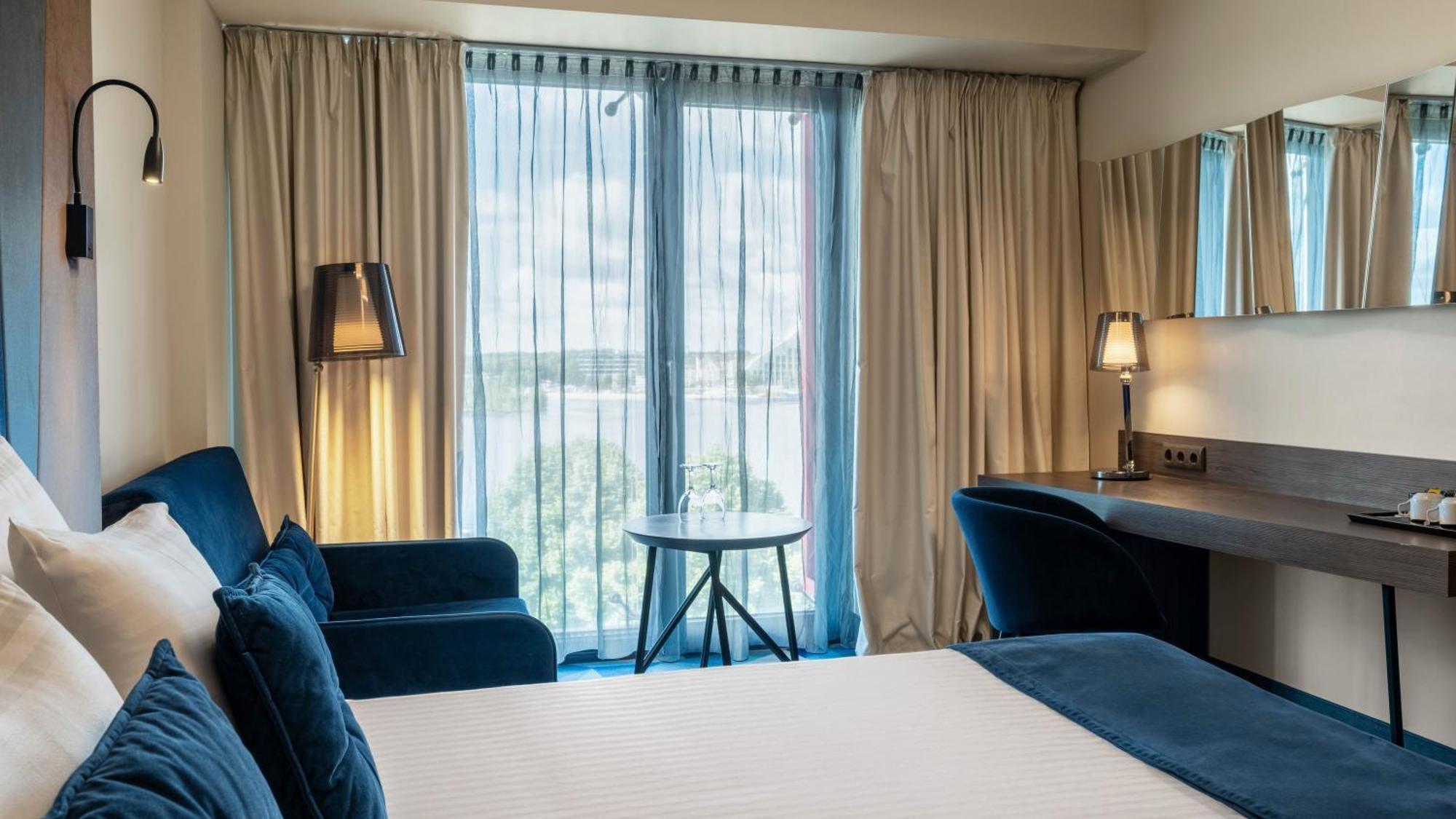 Wellton Riverside Spa Hotel Riga Bagian luar foto